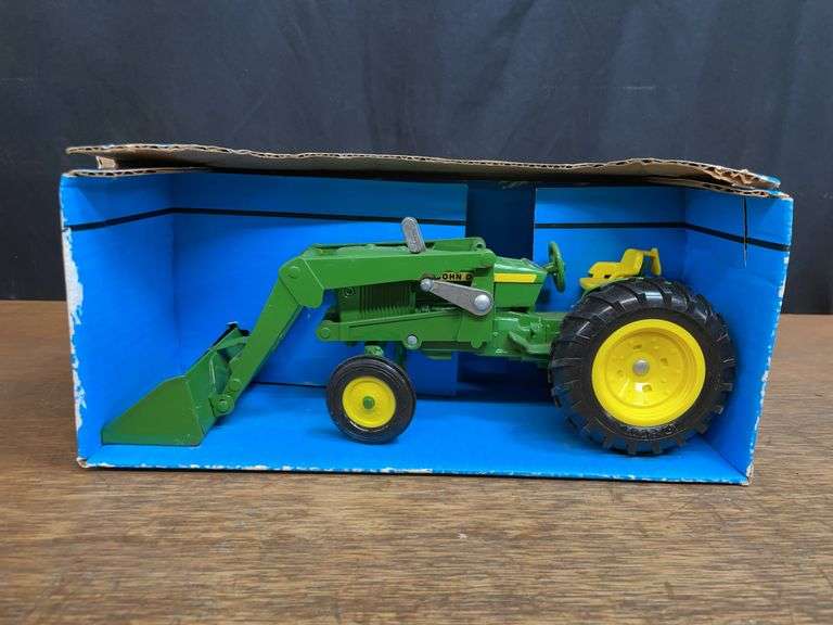 1/16 John Deere 2040 w/Loader NIB Ertl image