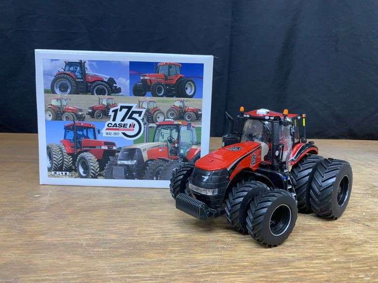 1/32 Case-IH Magnum 175 Years 2017 Farm Show NIB Ertl image