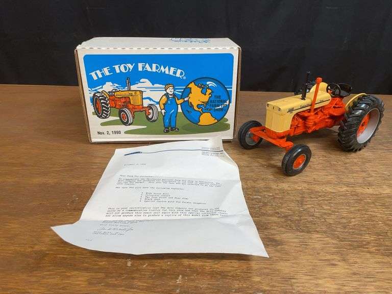 1/16 Case 800 1990 NFTS NIB Ertl image