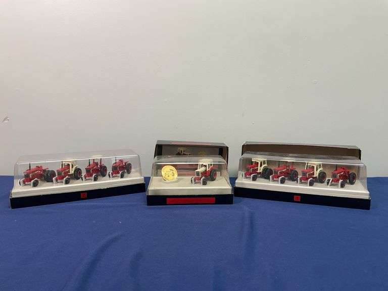 (3) 1/64 IH 66 Series Ertl image