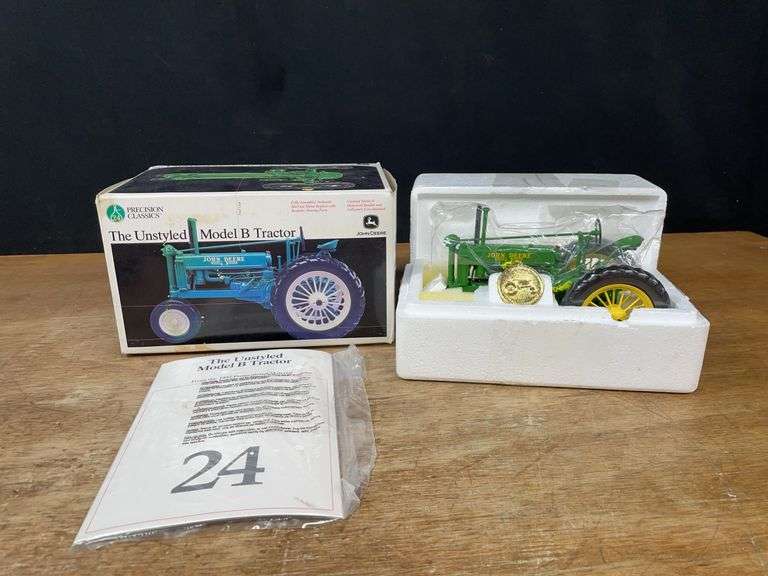 1/16 John Deere B Precision NIB Ertl image