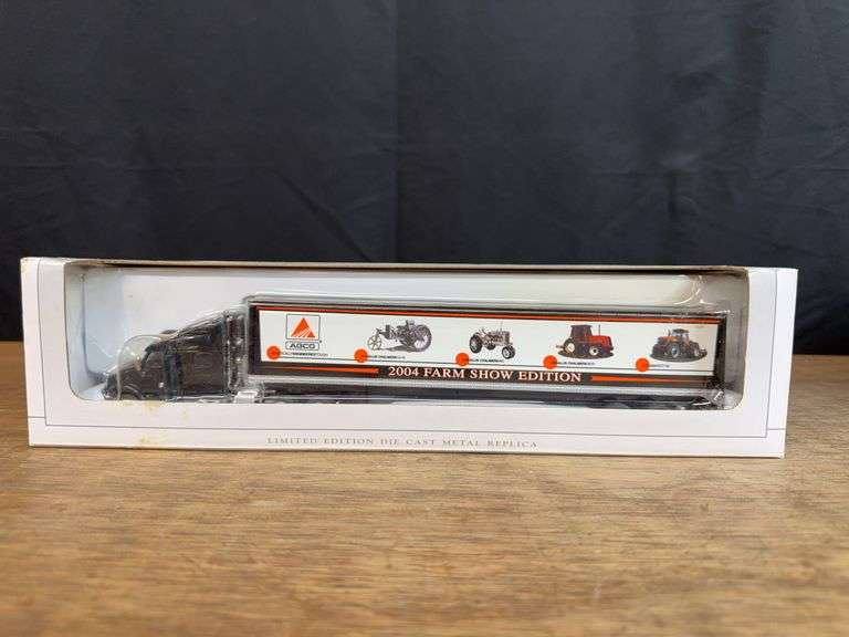 1/64 AGCO Semi 2004 Louisville NIB SC image