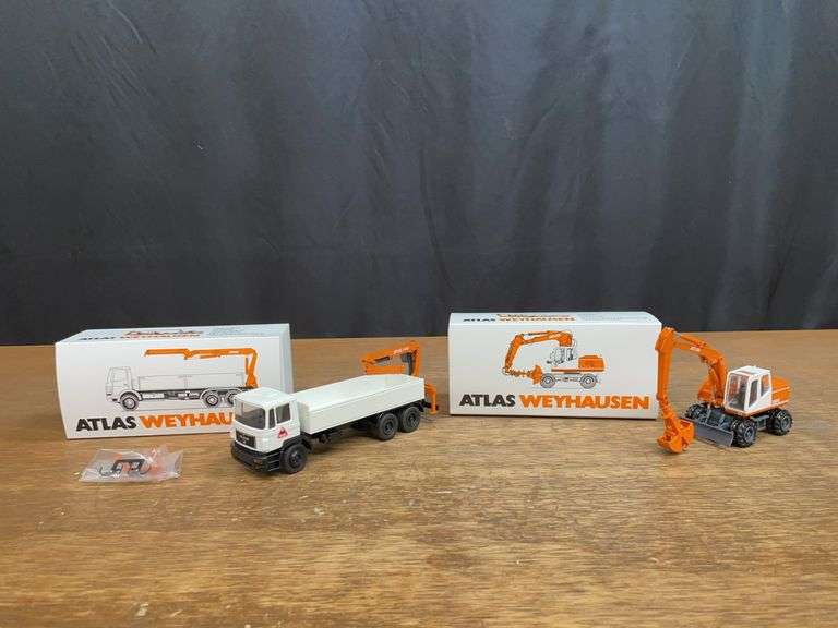 (2) 1/50 Atlas Weyhausen Truck + Excavator Conrad image