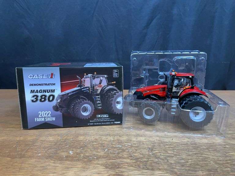 1/32 Case-IH Magnum 380 Demonstrator 2022 Farm Show NIB Ertl image