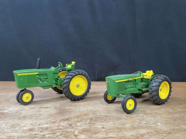 (2) 1/16 John Deere 3020 + 2020 Ertl image