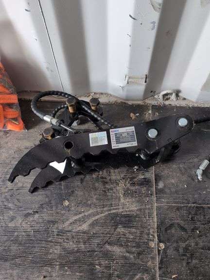 I Ranch Hydraulic Thumb Clamp - IRETC image