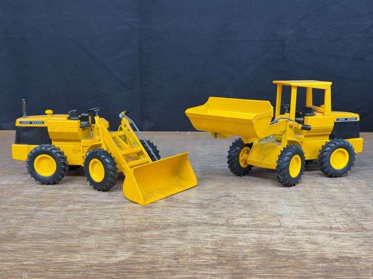 (2) 1/16 John Deere Wheel Loaders Ertl image