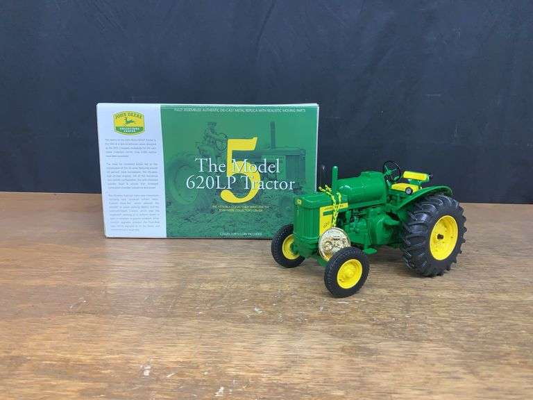 1/16 John Deere 620LP Collectors Center NIB Ertl image
