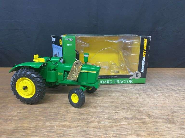 1/16 John Deere 4020 Precision Key NIB Ertl image