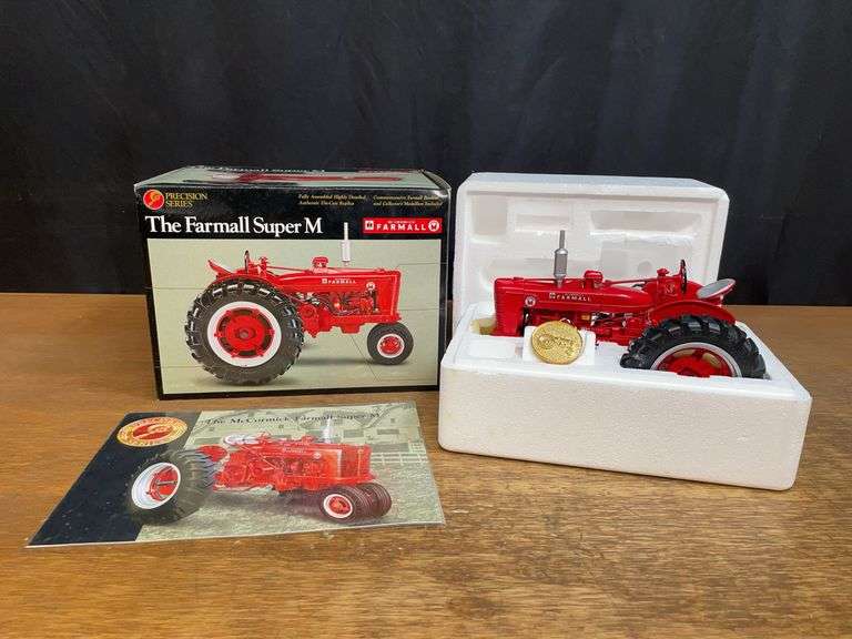 1/16 Farmall Super M Precision NIB Ertl image
