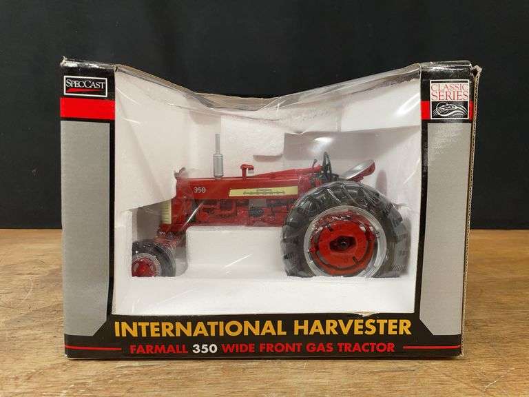 1/16 Farmall 350 NIB SC image