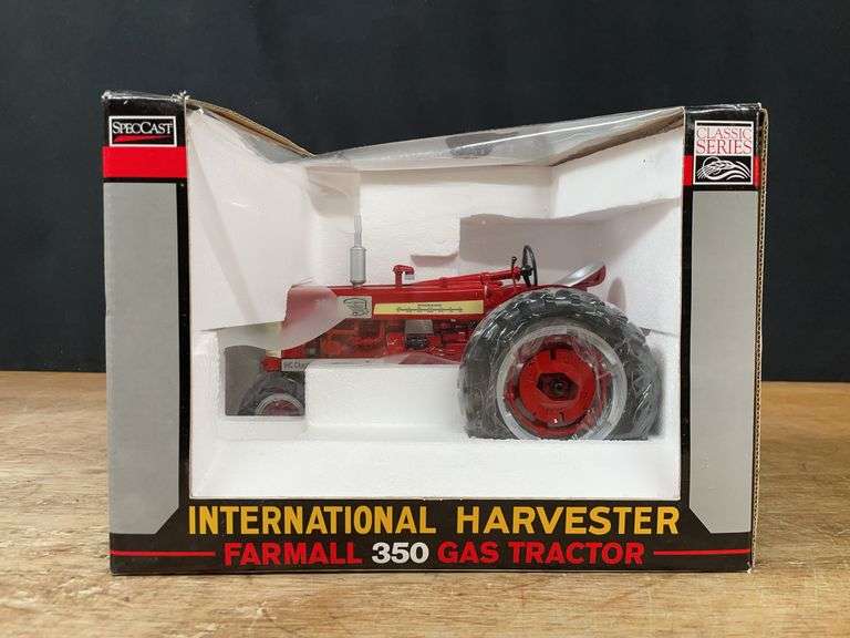 1/16 Farmall 350 2007 Half Century NIB SC image