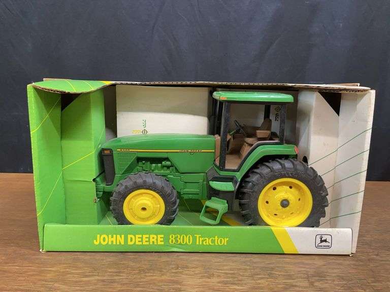 1/16 John Deere 8300 NIB Ertl image