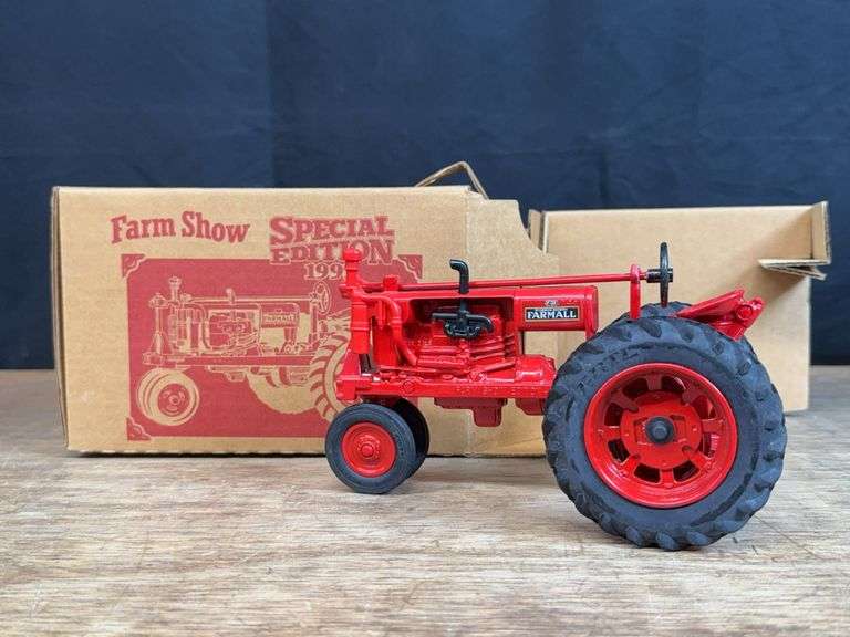 1/16 Farmall F-20 1991 Farm Show NIB Ertl image