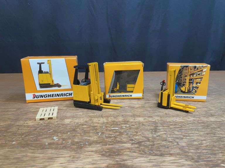 (3) 1/25 Jungheinrich Forklifts NIB Conrad image