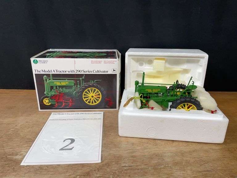 1/16 John Deere A w/Cultivators Precision NIB Ertl image