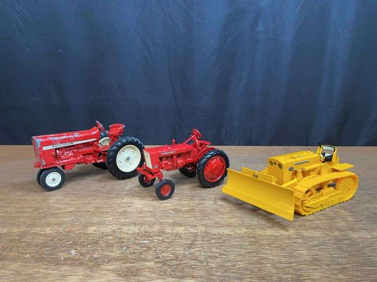 (3) 1/16 IH 544, 140, T-340 Crawler Ertl image