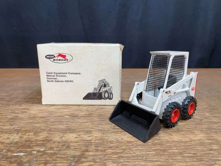 1/24 Bobcat M-700 Skid Steer NIB Gescha image