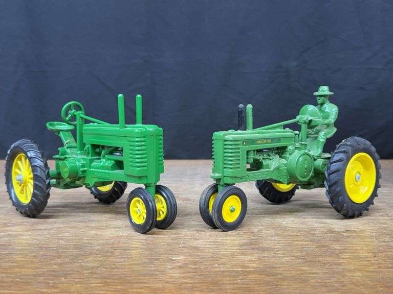 (2) 1/16 John Deere A + G image