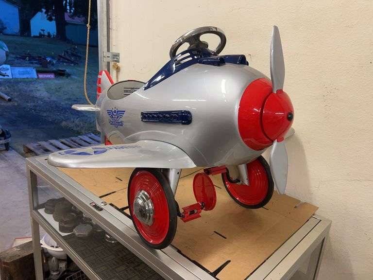 Pursuit Army Pedal Plane image