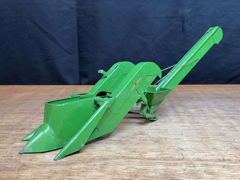 1/16 John Deere Corn Picker Eska image
