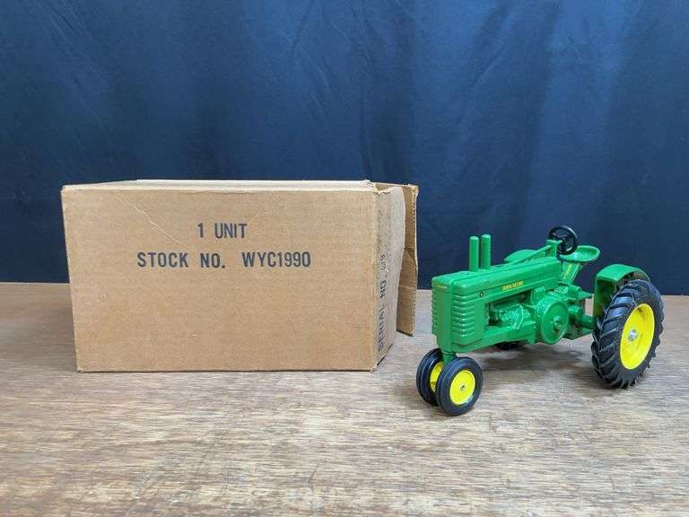 1/16 John Deere A 1990 Wyoming NIB SM image