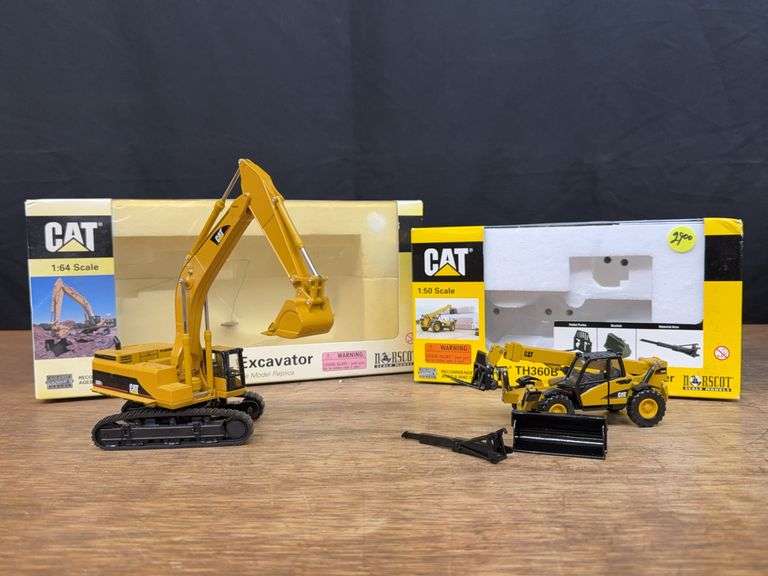 (2) 1/50 Caterpillar TH360B + 1/64 Caterpillare 385B Norscot image