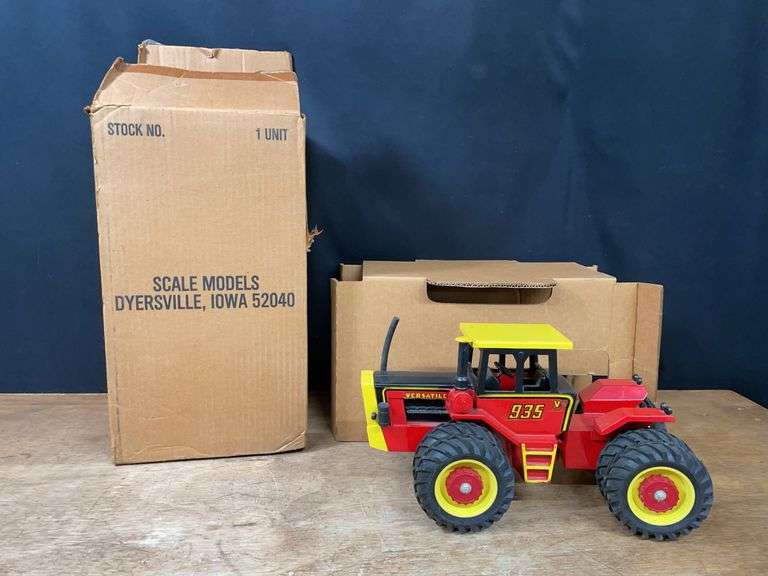 1/16 Versatile 935 NIB SM image