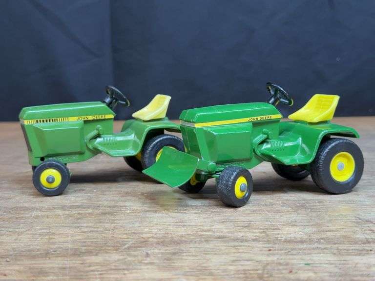 (2) 1/16 John Deere L&G Tractors Ertl image
