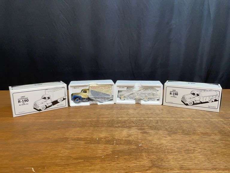 (2) 1/34 IH R-190 Trucks NIB 1st Gear image