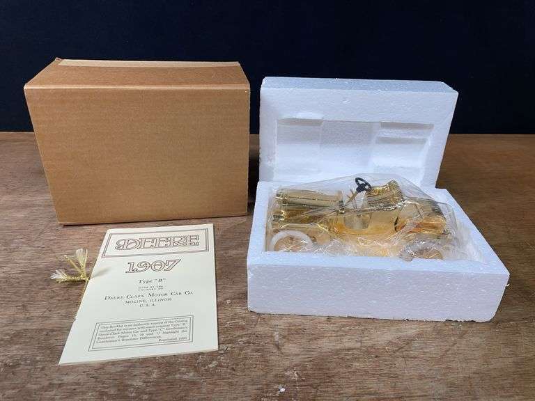 John Deere Type B Car Gold NIB image