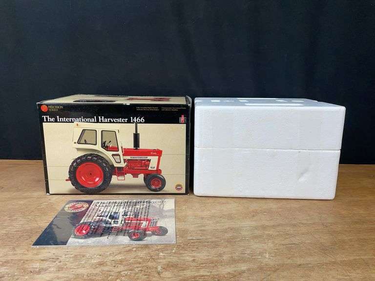 1/16 IH 1466 Precision NIB Ertl image