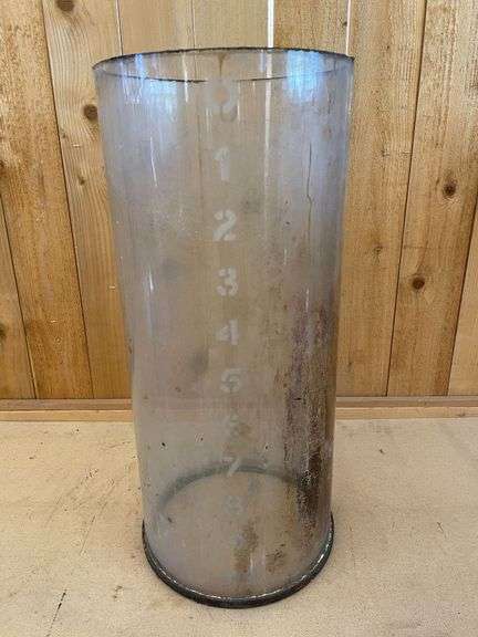 Visible Gas Pump Glass image