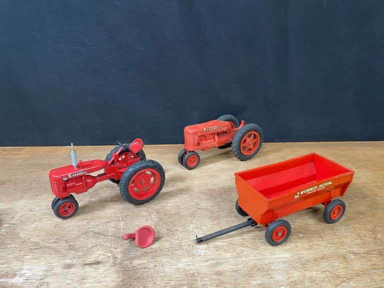 (3) 1/16 Farmall Tractors + Wagon image