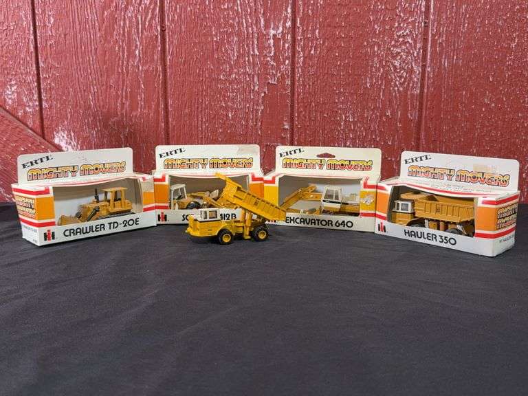 (5) 1/64 IH Industrial Ertl image