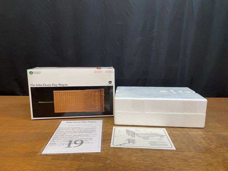 1/16 John Deere Hay Wagon Precision NIB Ertl image