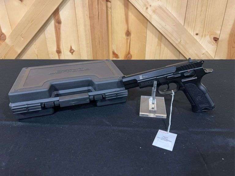 SAR USA B6 Sarsilmaz 9mm Semiauto Pistol image