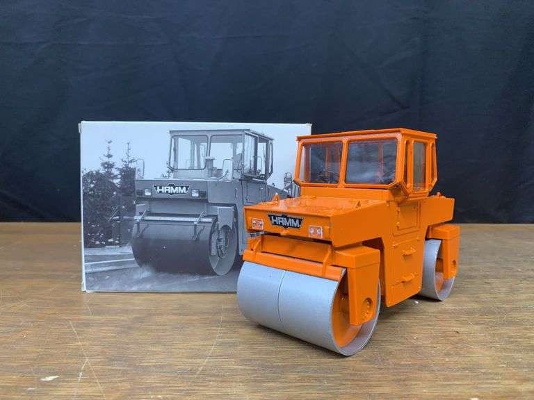 1/25 Hamm DV8 Roller NIB NZG image