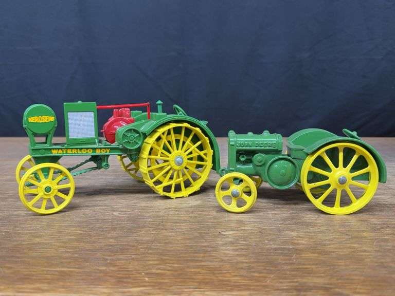 (2) 1/16 John Deere D + Waterloo Boy Ertl image