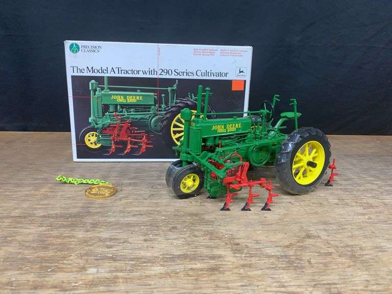 1/16 John Deere A w/Cultivators Ertl image