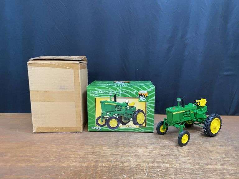1/16 John Deere 4010 Hi-Crop 2003 NFTM NIB Ertl image