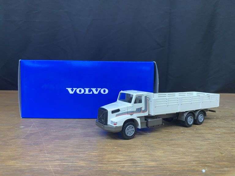 1/50 Volvo NL10 Truck NIB Conrad image