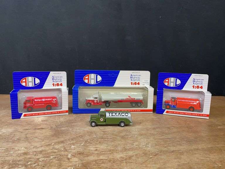 (4) 1/64 Trucks image