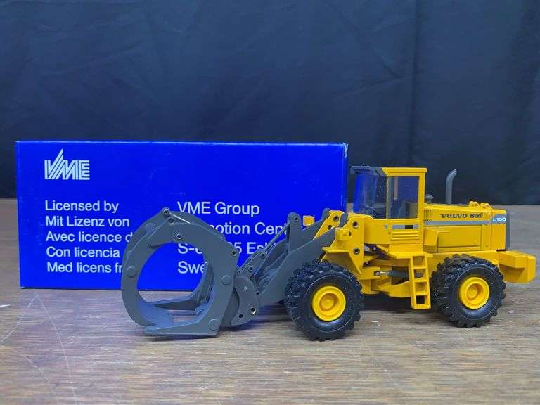 1/50 Volvo BM L150 Wheel Loader w/Lumber Fork NIB NZG image