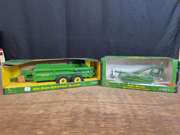(2) 1/16 John Deere Spreader + Mower Ertl image