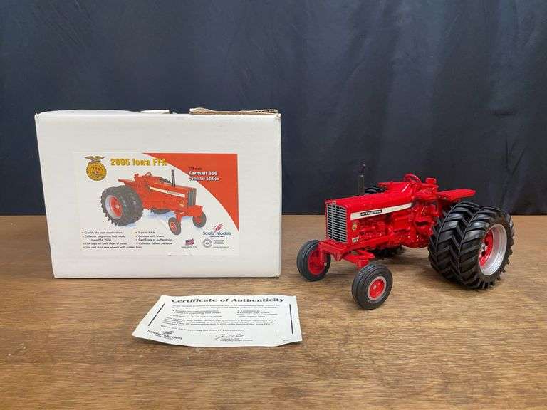 1/16 IH 856 2006 Iowa FFA NIB SM image