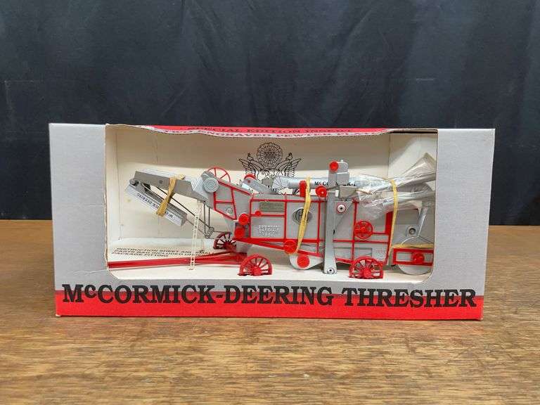 1/28 McCormick-Deering Thresher Special Edition NIB SC image