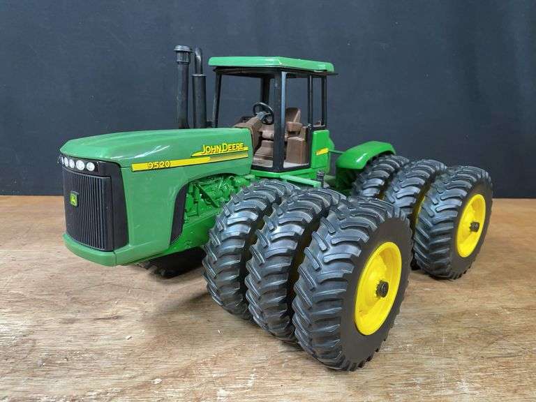 1/16 John Deere 9520 Ertl image