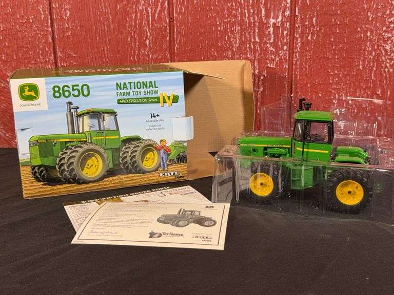 1/32 John Deere 8650 2016 NFTS NIB Ertl image