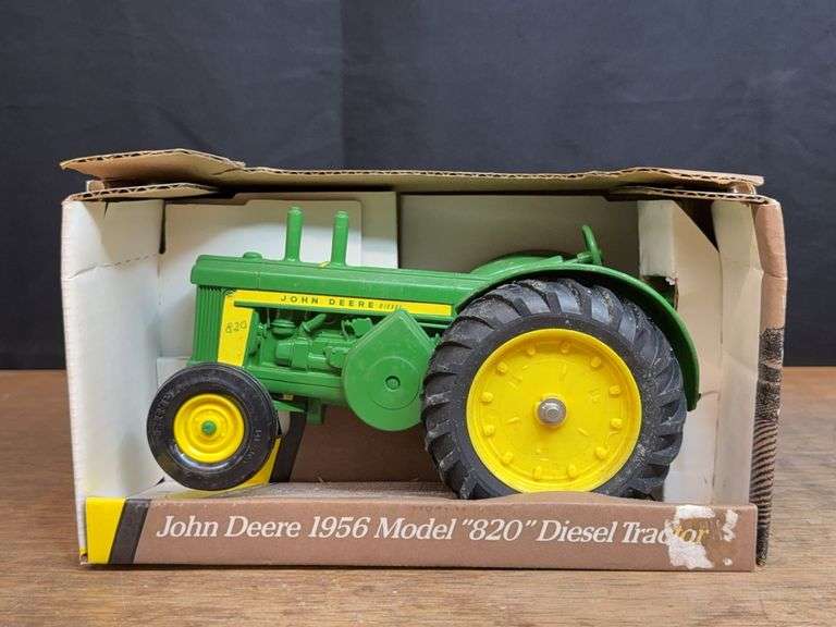1/16 John Deere 820 NIB Ertl image